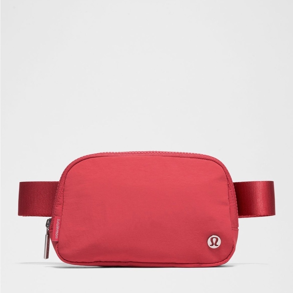 NEW LULULEMON BELT BAG DESERT RED